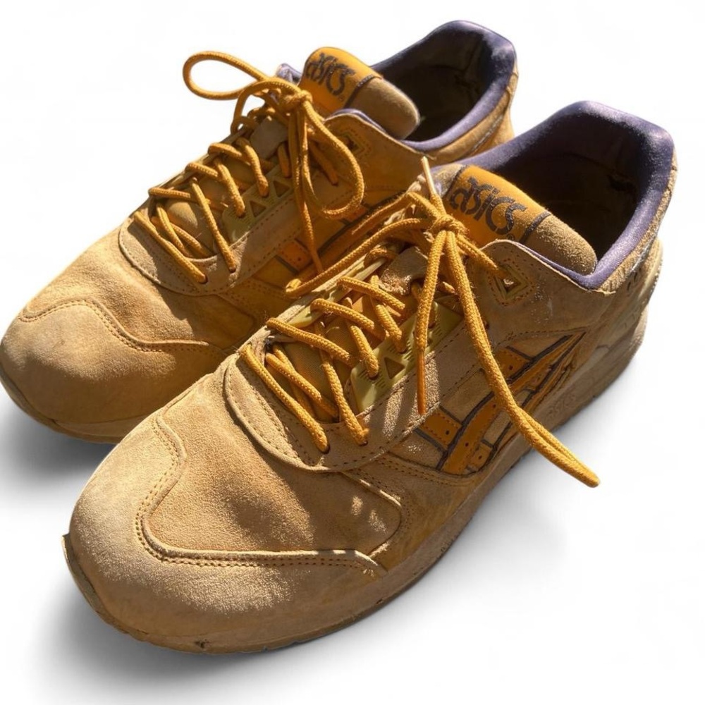ASICS Gel Respectors Tan suede Casual shoes.